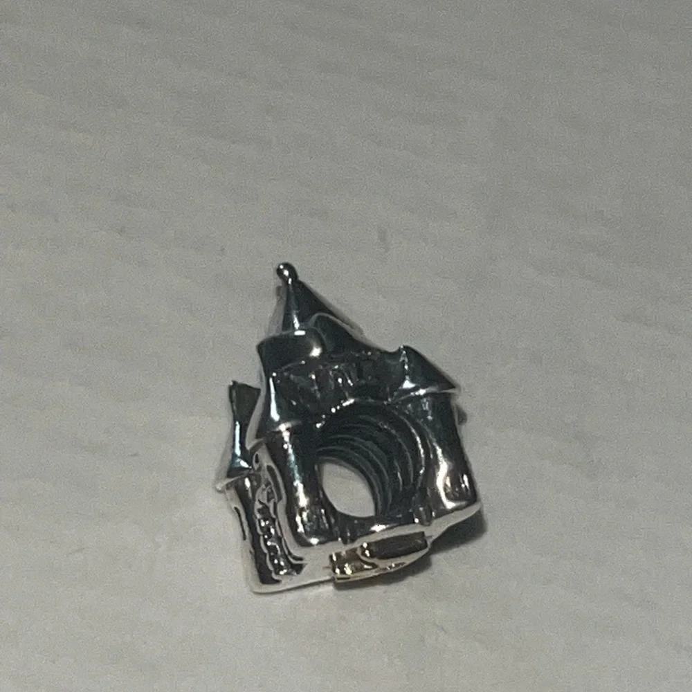 Pandora two tone castle charm - Picture 4 of 9